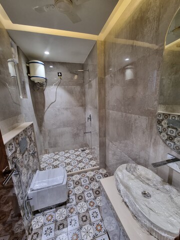 Attached Bathroom in 4 BHK Independent House at Park Vaishali, Vaishali Nagar – for Sale