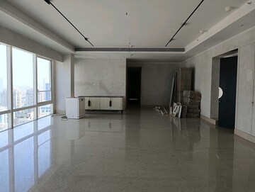 Room in 3 BHK Apartment at Indiabulls Blu, Worli – for Sale