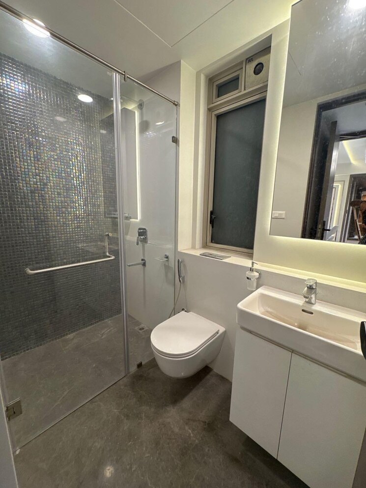 Bathroom, lodha-kiara 3 Bedroom 1315 Sq.Ft. Apartment In Worli Mumbai 7978856