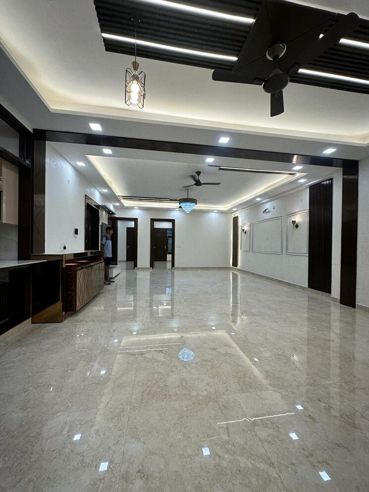 Kitchen, smart-lane 4 Bedroom 220 Sq.Mt. Builder Floor In Niti Khand Ghaziabad 7978920