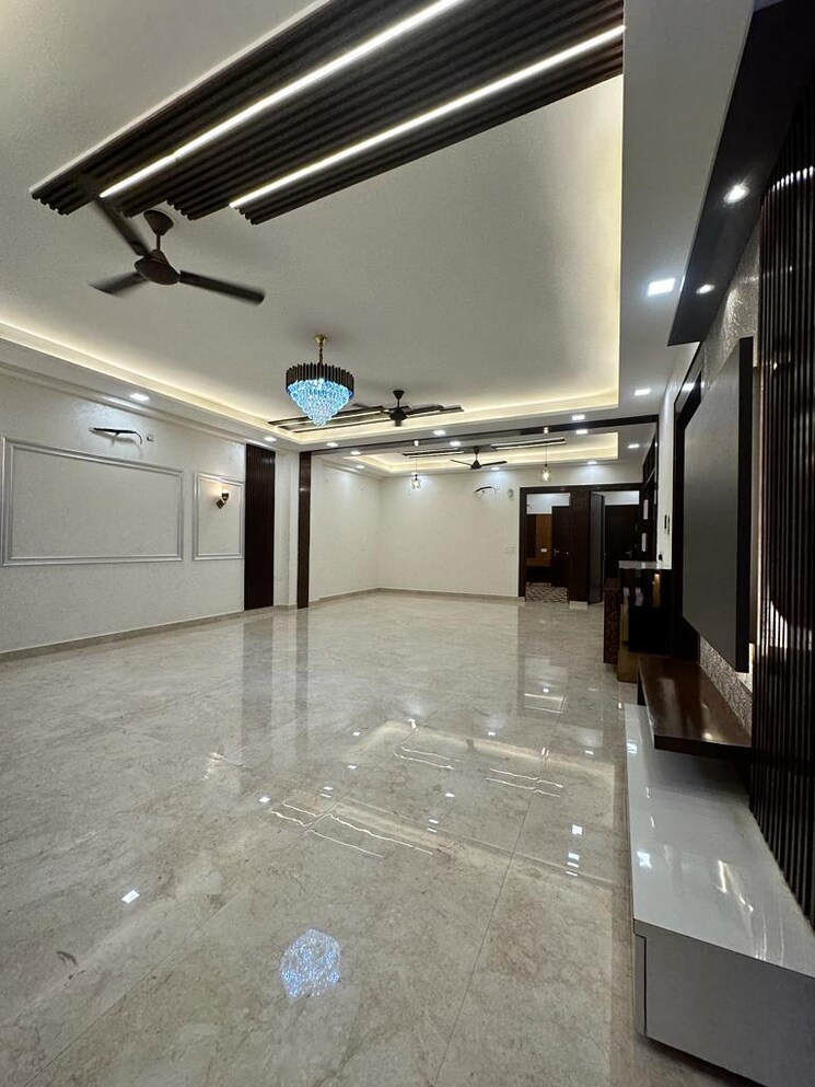 Kitchen, smart-lane 4 Bedroom 220 Sq.Mt. Builder Floor In Niti Khand Ghaziabad 7978920
