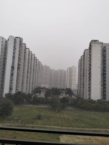 3 BHK Apartment – Exterior View View at Amrapali Silicon City, Sector 76 - for Rent