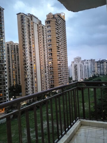 3 BHK Apartment – Exterior View View at Amrapali Silicon City, Sector 76 - for Rent