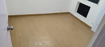 Room in 3 BHK Apartment at Jaypee Greens Kosmos, Sector 134 – for Rent