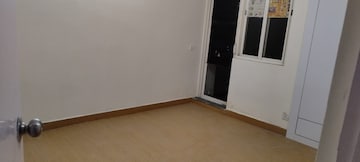 Room in 3 BHK Apartment at Jaypee Greens Kosmos, Sector 134 – for Rent