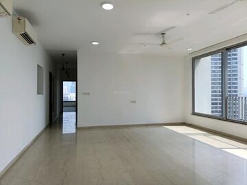Room in 3 BHK Apartment at Oberoi Realty Esquire, Goregaon East – for Rent