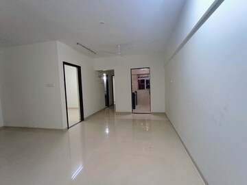 Room in 2 BHK Apartment at Majestic Avighna, Chembur – for Rent