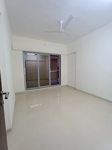 Room in 2 BHK Apartment at Majestic Avighna, Chembur – for Rent