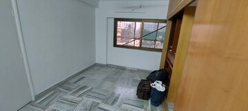 Bedroom in 2 BHK Apartment at Retreat Apartment, Santacruz West – for Rent