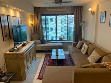 Living Room in 2 BHK Apartment at Highland CHS, Pali Hill – for Rent