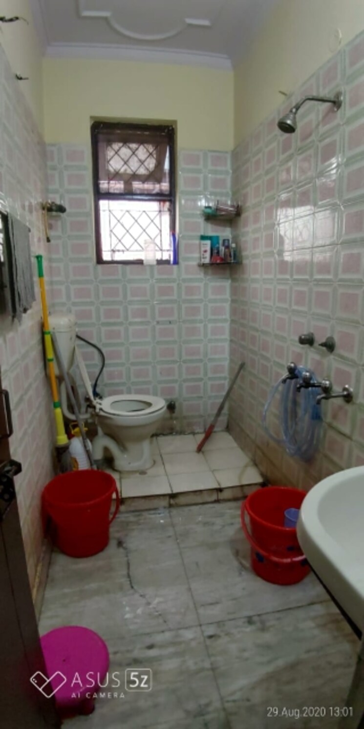 Bathroom, vaishali-media-apartment 2 Bedroom 1100 Sq.Ft. Builder Floor In Vaishali Sector 5 Ghaziabad 7979089