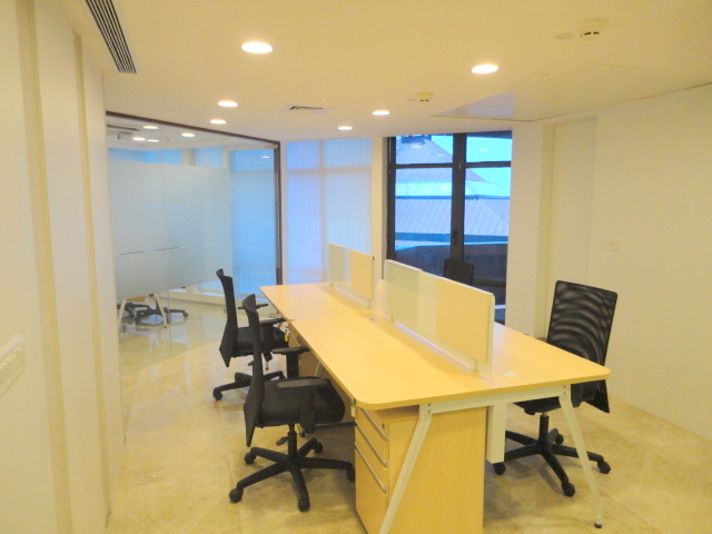 Office Space For Rent in Raheja Towers Apartments