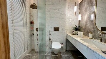 Bathroom in 5 BHK Apartment at Lodha Tardeo, Tardeo – for Sale