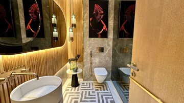 Attached Bathroom in 5 BHK Apartment at Lodha Tardeo, Tardeo – for Sale
