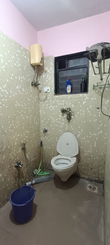 Master Bedroom in 1 BHK Apartment at Sagar Avenue, Santacruz East – for Rent