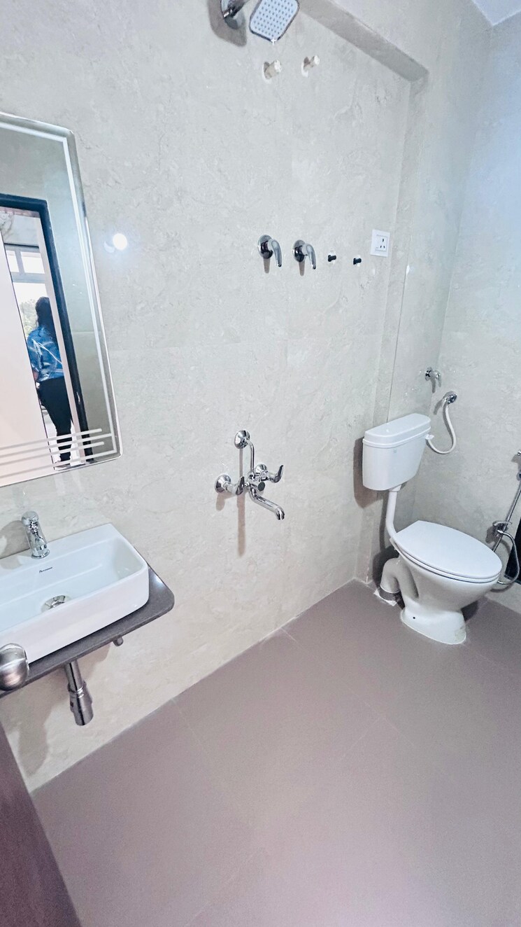 Bathroom, raj-shreeji-iconic 2 Bedroom 950 Sq.Ft. Apartment In Badlapur East Thane 7979141