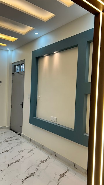 Room in 4 BHK Independent House at Vetruvia Homes 3, Sector 17 – for Sale