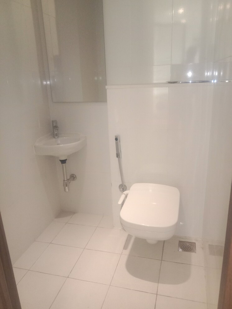 Bathroom, vatika-sovereign-park 4 Bedroom 3360 Sq.Ft. Apartment In Sector 99 Gurgaon 7979328