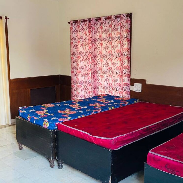 Bedroom, sector 55 Pg For Girls In Sector 55 7979385