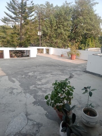 Balcony in 1 BHK Villa at Aliganj – for Rent