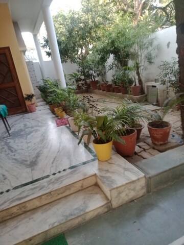 Balcony in 1 BHK Villa at Aliganj – for Rent