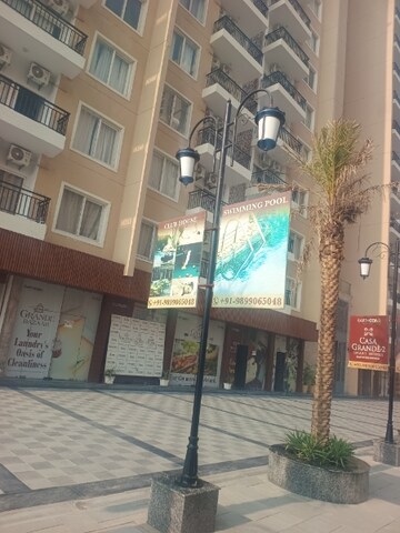  Shop – Exterior View View at Earthcon Casa Grande II, Chi V Greater Noida - for Sale