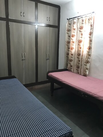 Room in  Pg at Sector 20 – for Rent