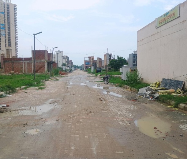 Plot For Sale in Jaganpur Yamuna Yexpres W