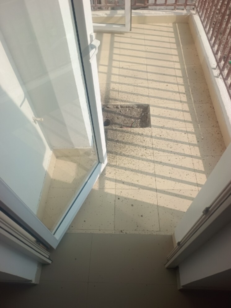 Balcony, earthcon-casa-grande-ii 2.5 Bedroom 1325 Sq.Ft. Apartment In Chi V Greater Noida Greater Noida 7979813