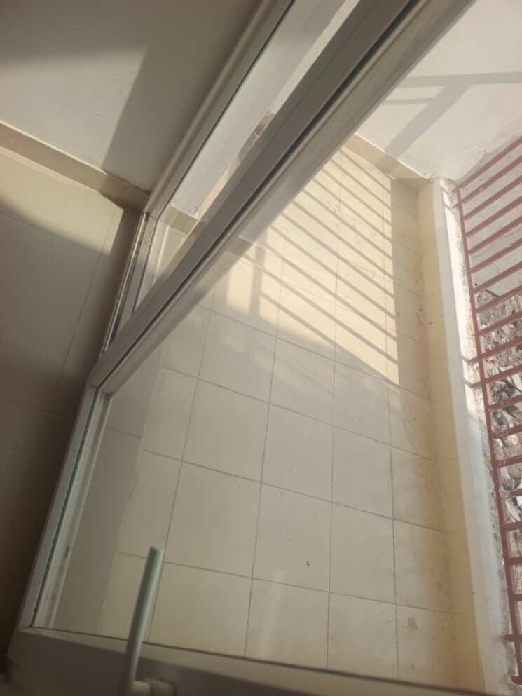 Balcony, earthcon-casa-grande-ii 2.5 Bedroom 1325 Sq.Ft. Apartment In Chi V Greater Noida Greater Noida 7979813