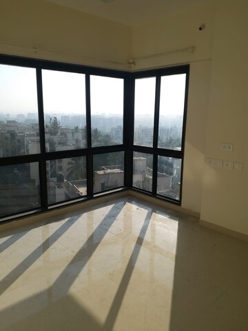 Room in 2 BHK Apartment at Kanakia Rainforest, Andheri East – for Rent