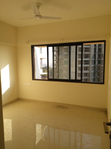 Room in 2 BHK Apartment at Kanakia Rainforest, Andheri East – for Rent