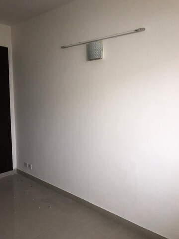 Room in 2 BHK Apartment at Migsun Vilaasa, Eta Ii Greater Noida – for Rent