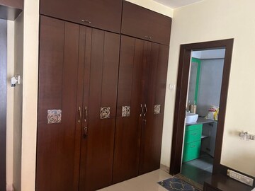 Furnished Amenities in 2 BHK Apartment at Raheja Sherwood, Goregaon East – for Rent