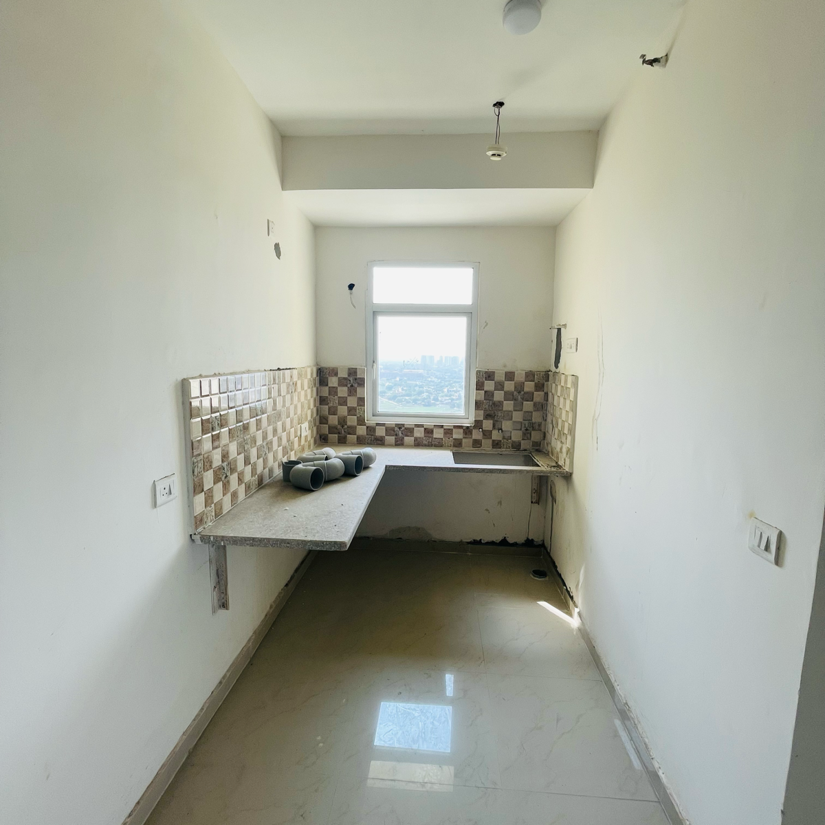 2 BHK + Extra Room 534 Sq.Ft. Apartment in Mahagun Mantra II