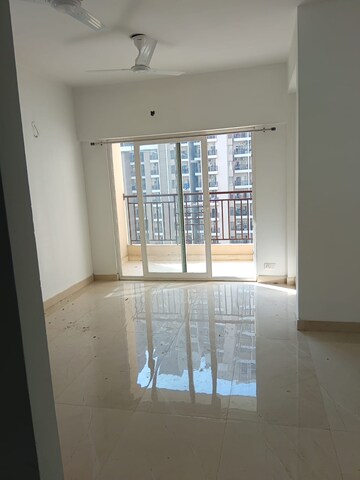 Room in 2 BHK Apartment at Ace Divino, Sector 1 Greater Noida – for Rent