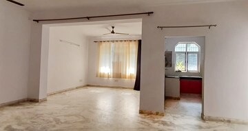 Room in 2 BHK Builder Floor at Ansal Plaza Sector-23, Sector 23 – for Rent