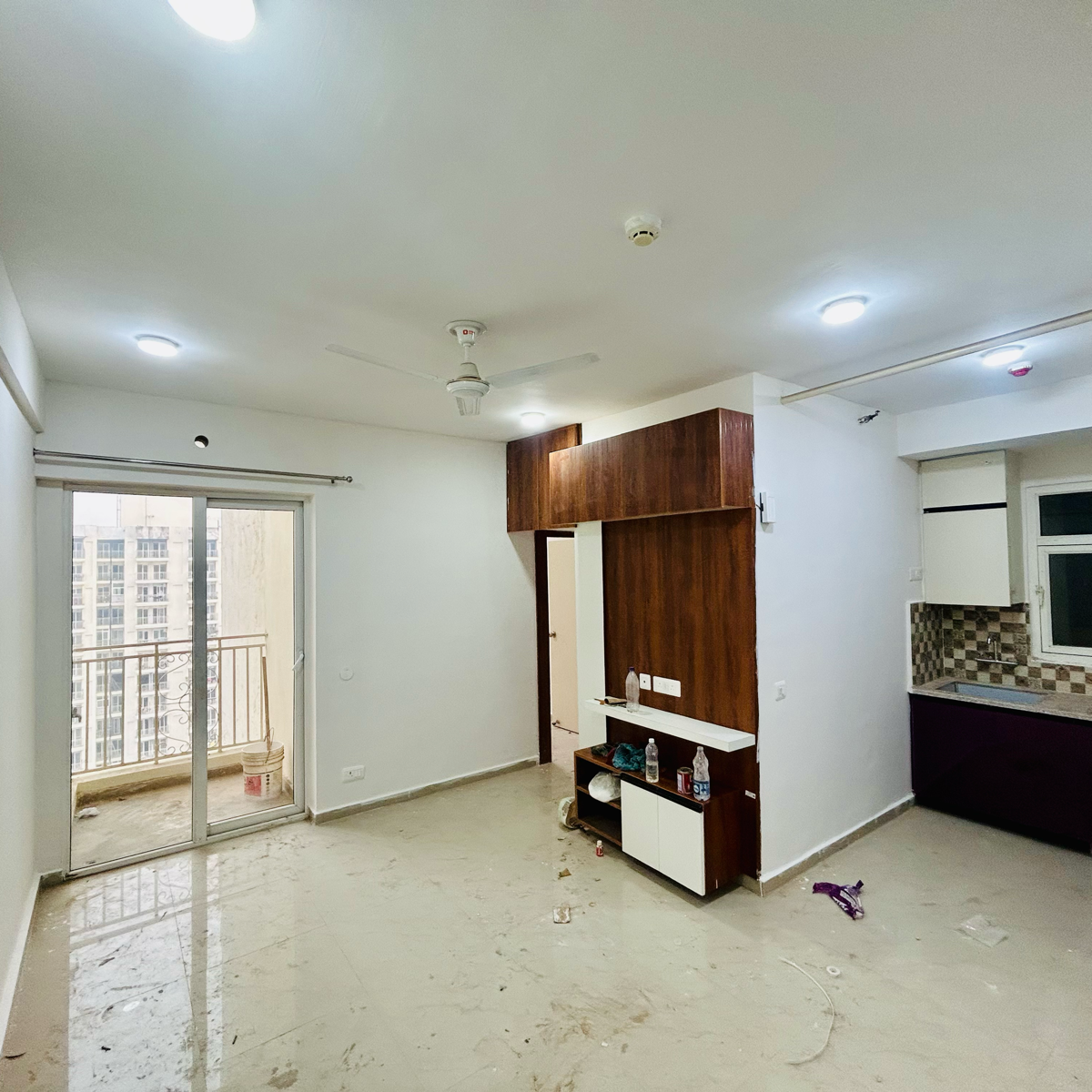 2 BHK + Extra Room 534 Sq.Ft. Apartment in Mahagun Mantra II