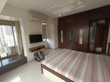 Bedroom in 3 BHK Apartment at Shree Krishna Heights Malad, Malad East – for Rent