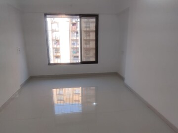 Room in 2 BHK Apartment at Advait 78 East, Kurla East – for Rent