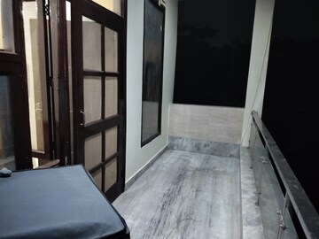 Room in 1 BHK Builder Floor at RWA Residential Society, Sector 40 – for Rent