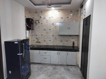 Bathroom in 1 BHK Builder Floor at RWA Residential Society, Sector 40 – for Rent