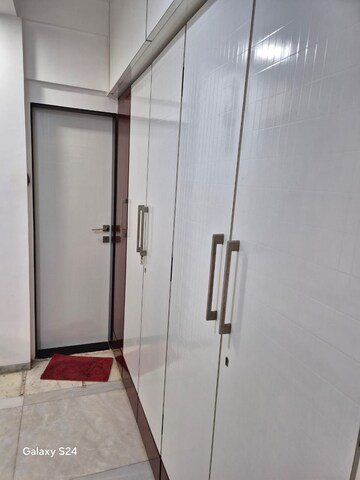 2 BHK Apartment For Rent in Vile Parle West