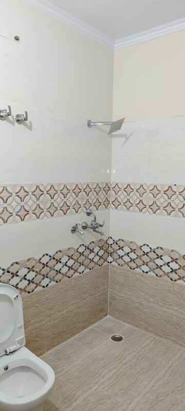 Bathroom in 2 BHK Independent House at Gomti Nagar – for Rent