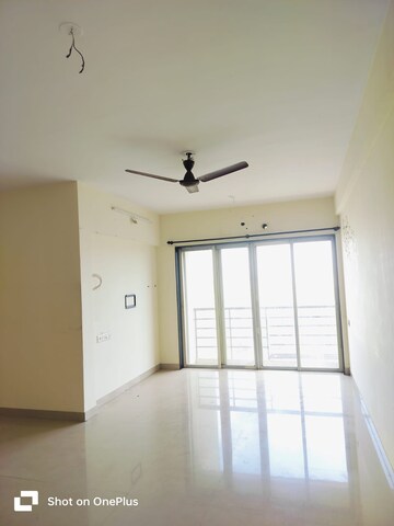 Room in 3 BHK Apartment at Jangid Galaxy, Ghodbunder Road – for Rent
