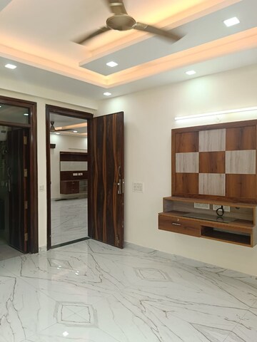  4 BHK Apartment at Sector 52 – for Rent