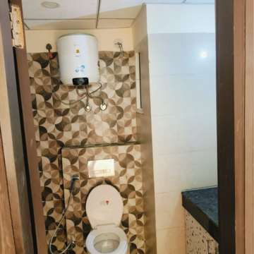 Attached Bathroom in Studio Apartment at Ocean Golden I, Amrapali Leisure Valley – for Rent