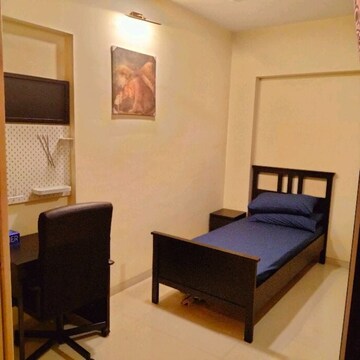 Bedroom in 2 BHK Apartment at Chembur – for Rent