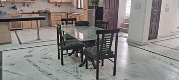 Living Room in 4 BHK Apartment at Sector 40 – for Rent