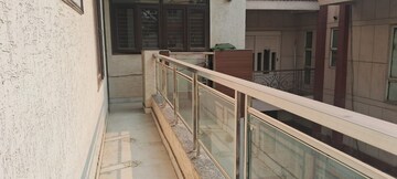 Balcony in 4 BHK Apartment at Sector 40 – for Rent